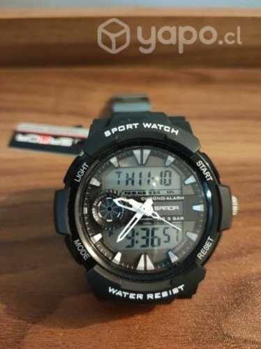 Reloj nuevo, firmes terminaciones, resistente