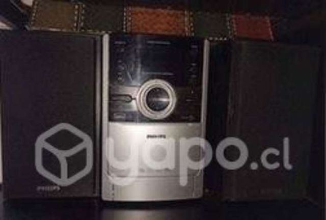 Equipo Phillips tamaño pequeño buen sonido, Usado,