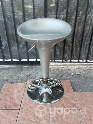 Piso bar giratorio, usado