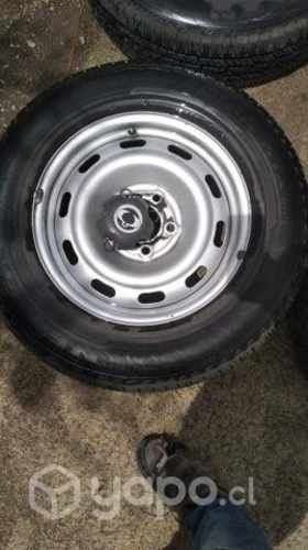 Llantas aro 17 ssangyong musso con neumatico