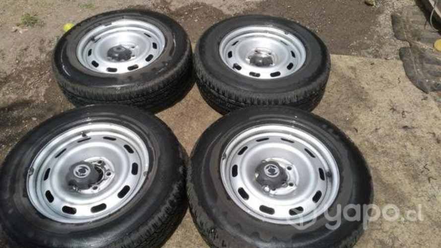 Llantas aro 17 ssangyong musso con neumatico