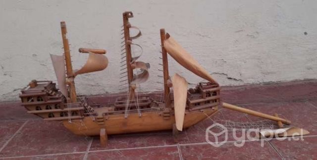 Galeon de madera para restaurar