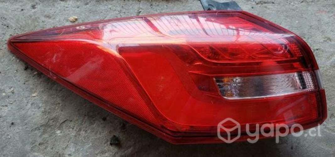 Foco trasero costado izquierdo JS detal