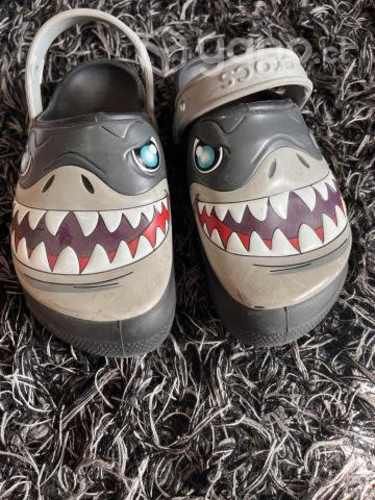 Zueco /chalas / sandalia marca Crocs