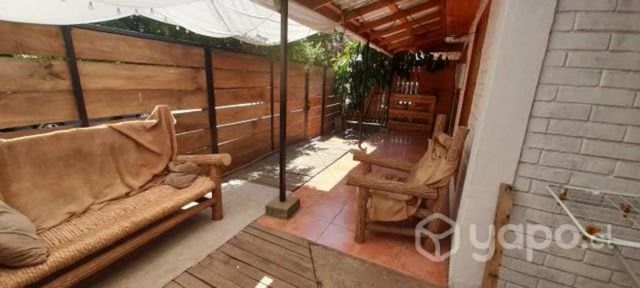 Amplia casa de 2 Pisos