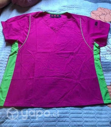 Uniforme clinico casi nuevo