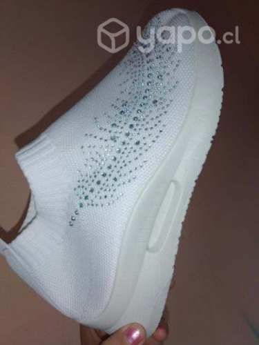 Zapatillas blancas 36 horma grande