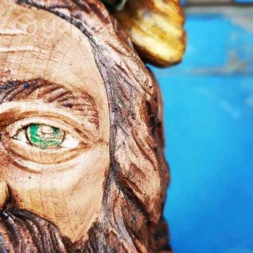 Mascaron de proa tallado en madera