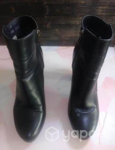 Botines Via Rosmini Talla 39 color negro