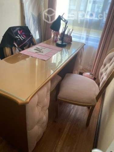 Mesa manicure con sillas