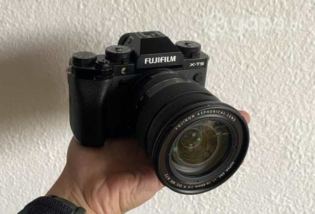 Fujifilm XT5 con Lente 16-80 f4