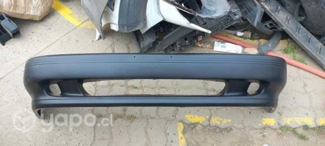 Parachoque Nissan V NUEVO SIN USO