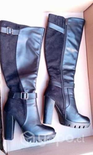 Botas y chalas