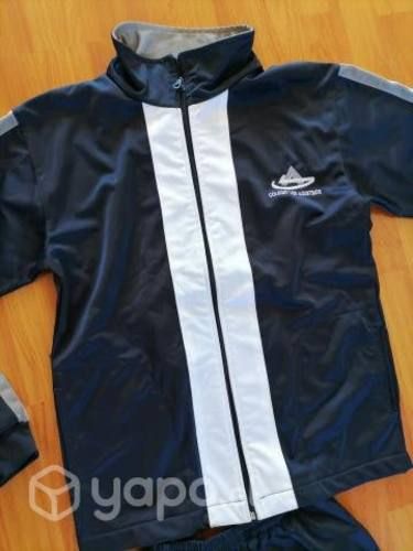 Buzo talla s de los Agustinos de Talca