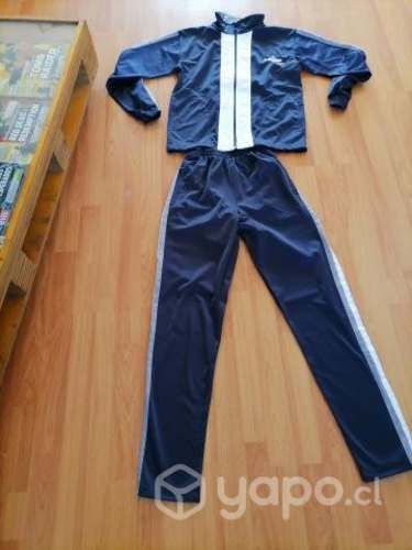 Buzo talla s de los Agustinos de Talca