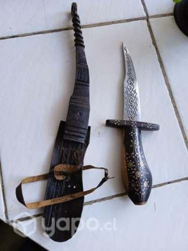 Daga indu para adorno