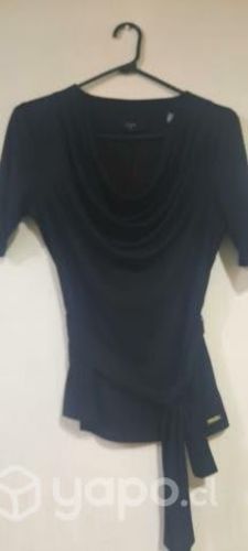 Polera mujer marca TAHIRI color NEGRO Talla S
