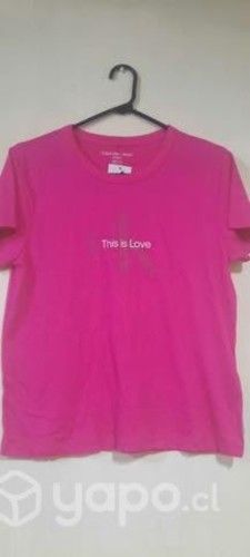 Polera mujer marca CALVIN KLEIN color ROSADO FUERT