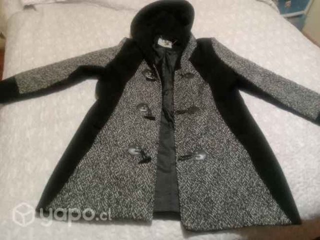 Abrigo Mujer, color negro con blanco talla XL