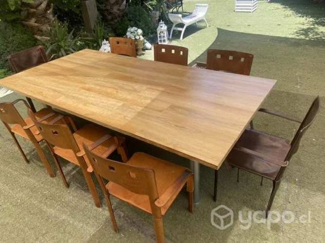 Sillas de cuero y acero