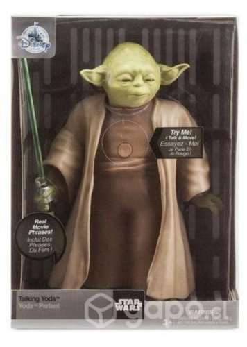 Figura Star Wars Disney Yoda se mueve, luz y voz