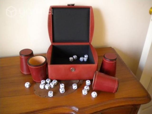 Elegante Juego De Cachos. Cuero. Marca Mouton