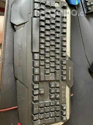 Teclado semi-mecánico