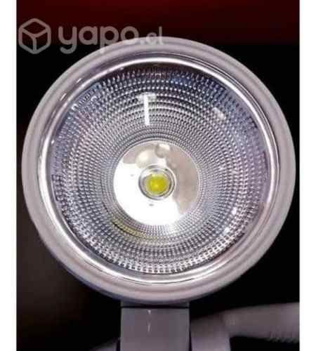 Lampara De Emergencia Led 2 Focos Recargable Salid