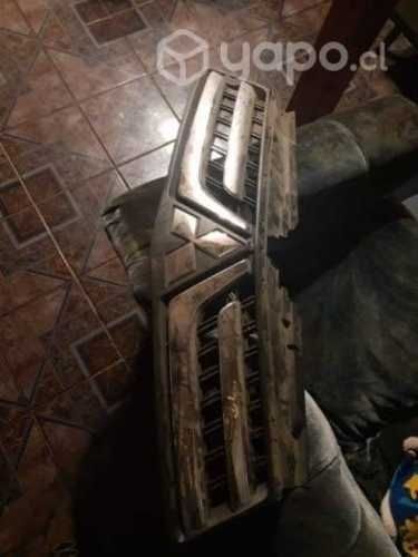 Mascara delantera original Mitsubishi montero g2