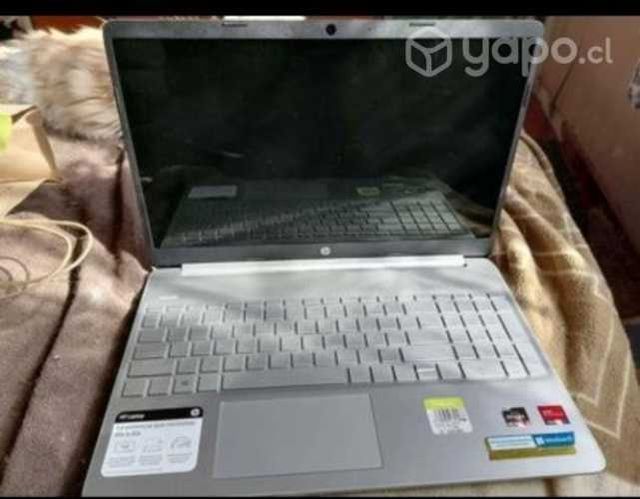 Notebook HP de exibicion Ryzen 3