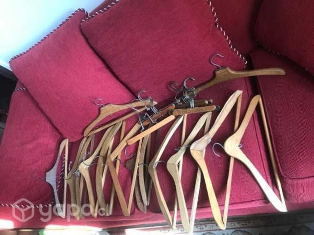 Ganchos para ropa de madera antiguos
