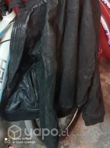 Chaqueta de cuero basement( talla L)