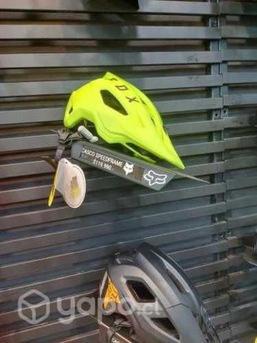 Casco fox