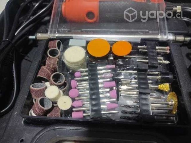 Multiherramienta Black Deker con todos sus accesor