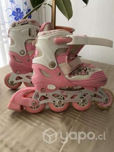 patines y casco infantil