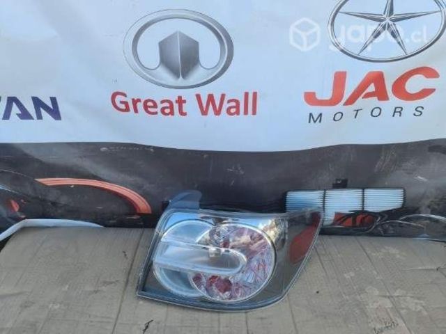 Foco trasero derecho mazda cx7 detalle