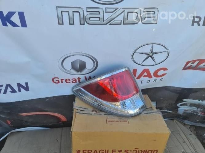 Foco trasero izquierdo mazda bt50
