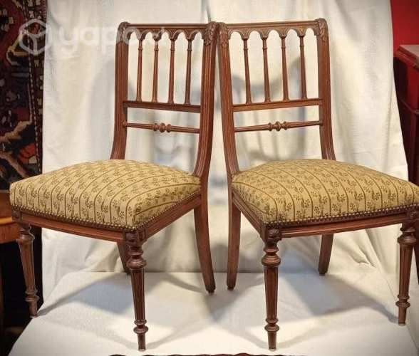 Bellas antiguas sillas francesas en nogal ( par )