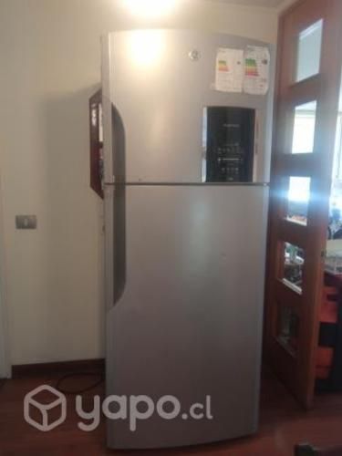 Refrigerador digital Electrolux 382 lts