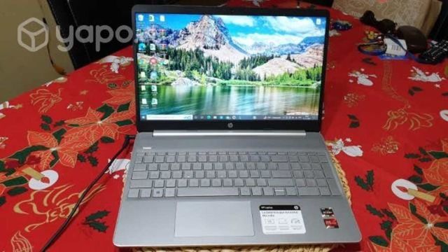 HP AMD Ryzen 5 15.6"