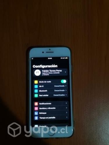 IPhone 8 desbloqueado con detalles minimos