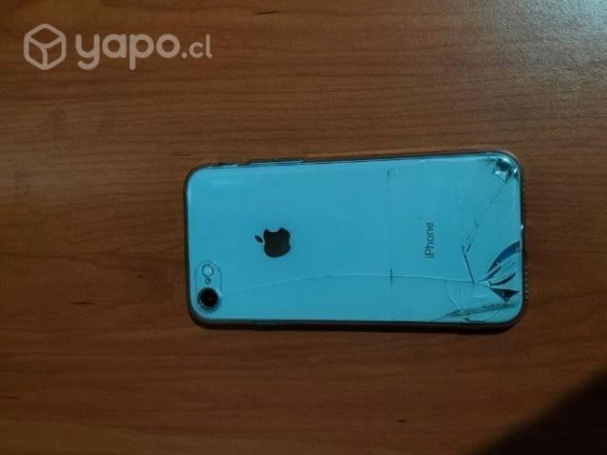 IPhone 8 desbloqueado con detalles minimos