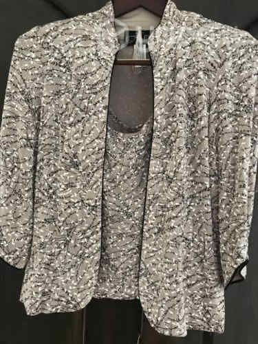 Chaqueta y polera sin mangas fiesta .