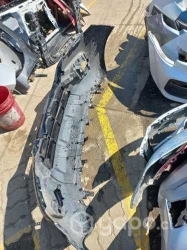 Parachoque ORIGINAL Renault Alaskan impecable