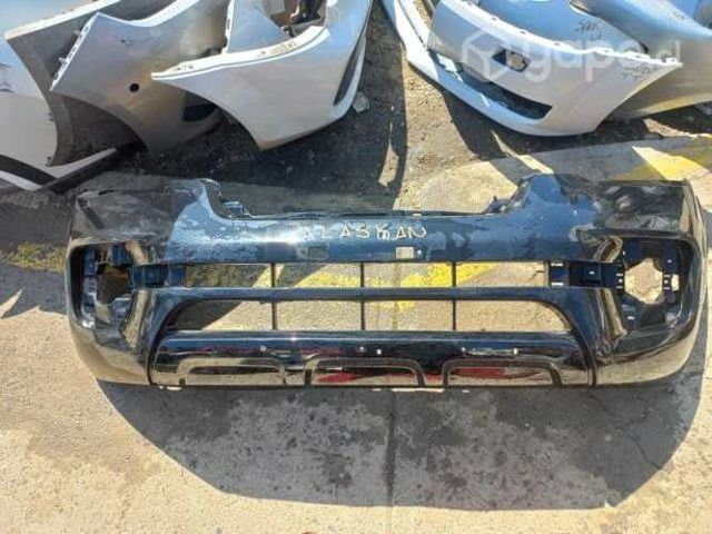 Parachoque ORIGINAL Renault Alaskan impecable