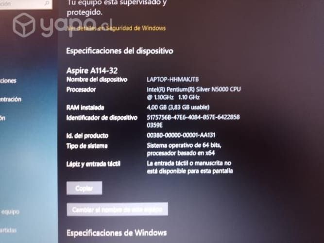 Computador Acer rojo con mouse