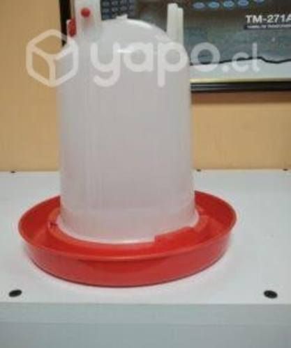 Bebedero de aves  de piso  1.5 litros