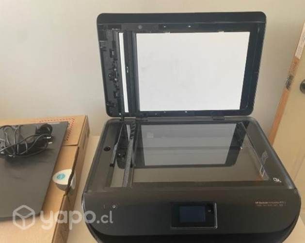 Notebook marca LENOVO e impresora HP multifunciona