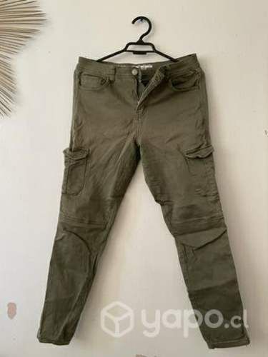 Pantalones Cargo"