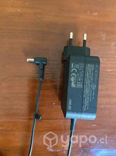 Notebook asus vivobook prácticamente nuevo